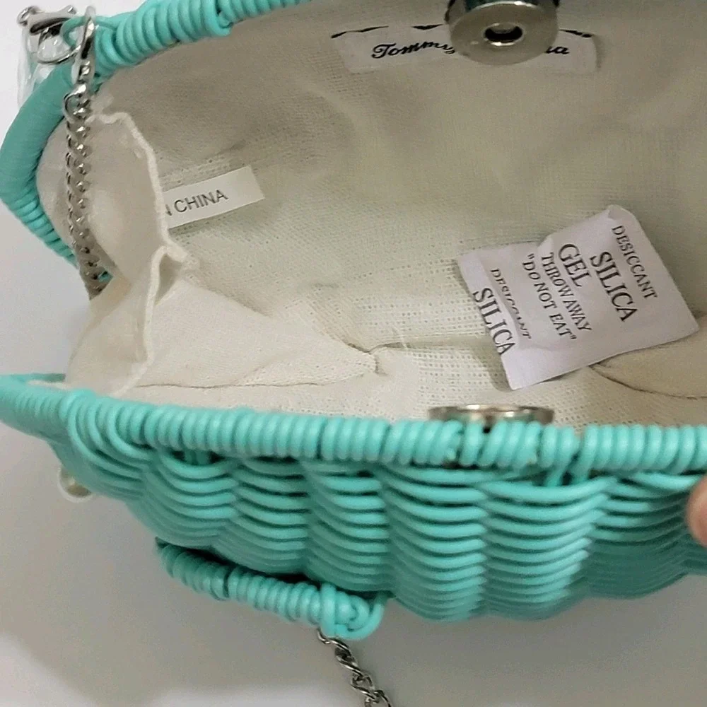 Tommy Bahama Wicker Teal Fish Convertible Crossbody Chain Strap Coastal Sealife - Picture 5 of 9